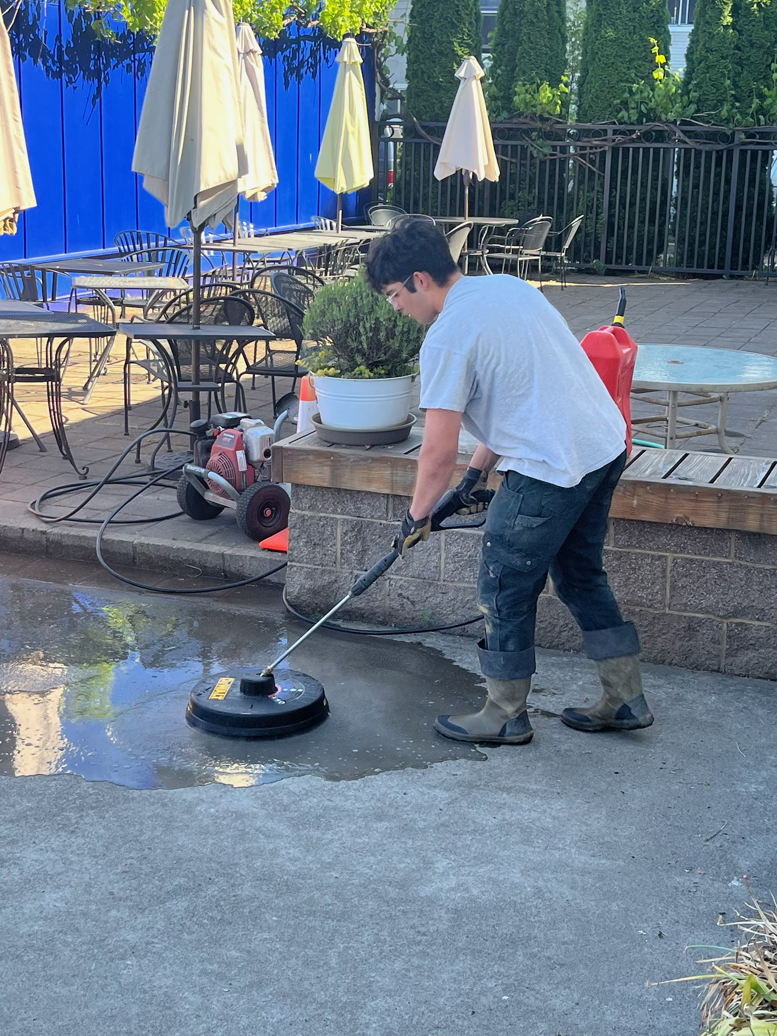 Pressure washing team